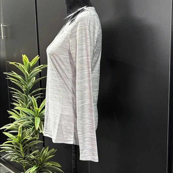 AriatTek Laguna Performance fabric,moisture movement,v-neck,stretch,logo chest - Picture 3 of 9